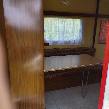 Camping La Foret Du Morvan Vintage Caravan Larochemillay Exterior foto